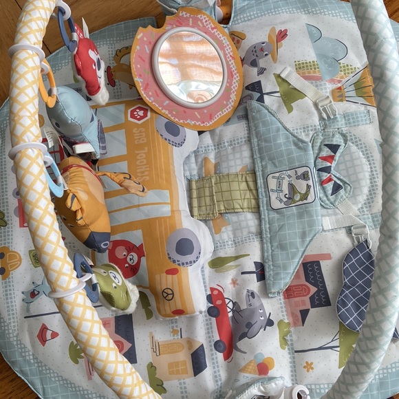 Yookidoo 3-in-1 Urban Baby Gym Lay to Sit-Up Play Mat - Picture 2 of 15